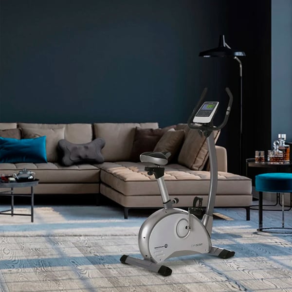 Bicicleta estática vertical DESEMPREGOS Pró: compacta, silenciosa e com 16 níveis de resistência