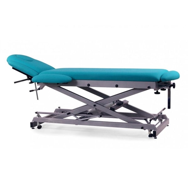 Marquesa hidráulica multifuncional para osteopatia: sete corpos, com regulação de altura motorizada, respaldo reclinable em negativo, braços e rodas escamoteables