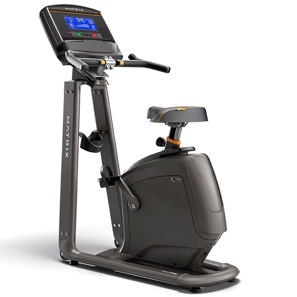 Bicicleta estática Matrix Bike Upright Ou30: Altísima versatilidad para um exercício mais eficiente