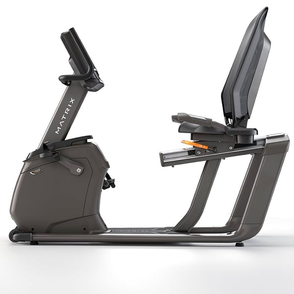 Bicicleta estática reclinable Matrix Bike Recumbent R50: Estabilidade e prestações máximas para um treinamento completo