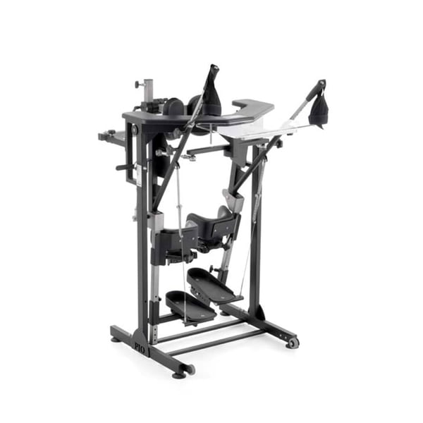 Bipedestador e simulador da marcha com respaldo PIO para adultos com paralisias em membros inferiores