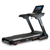 Fita de correr RS1000 Multimédia BH Fitness: com um ecrã táctil de 16" e tecnologia Touch & Fun que permite visualizar conteúdo multimédia Fita de correr RS1000 Multimédia BH Fitness: com um ecrã táctil de 16" e tecnologia Touch & Fun que permite visualizar conteúdo multimédia